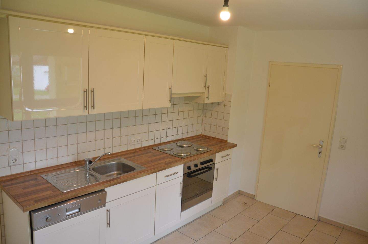 Immobilie in Jungingen - Traumhaft Wohnen in großzügiger 5-Zimmer-Wohnung in Top-Lage - Bild 4