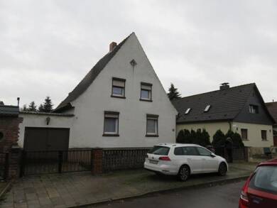 Einfamilienhaus zum Kauf 155.000 € 5 Zimmer 125 m² 754 m² Grundstück frei ab sofort Ratswiesen 16 Güsten Güsten 39439