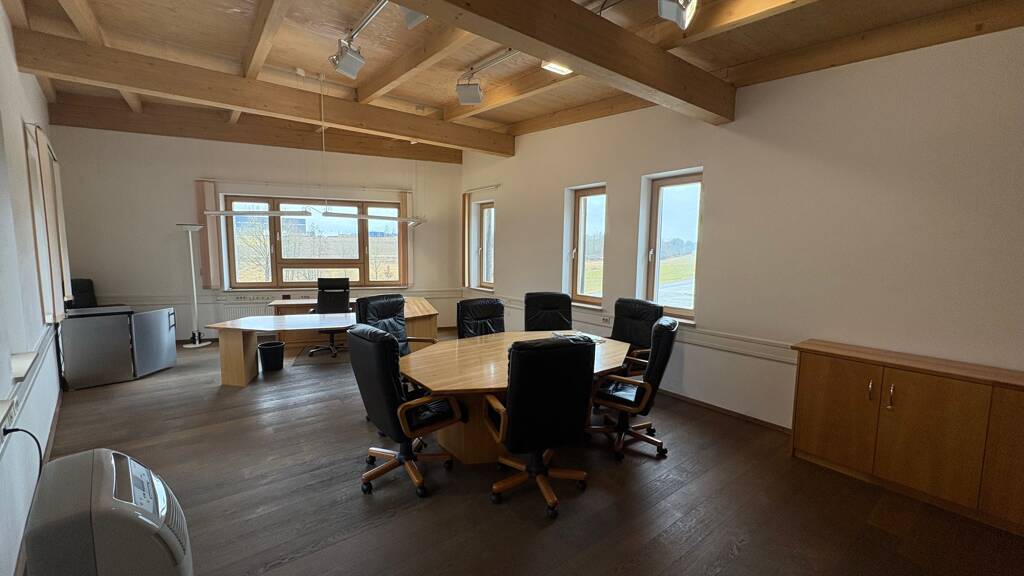 Büro zur Miete provisionsfrei 1.500 € 4 Zimmer 200 m² Bürofläche Vilsbiburg 84137