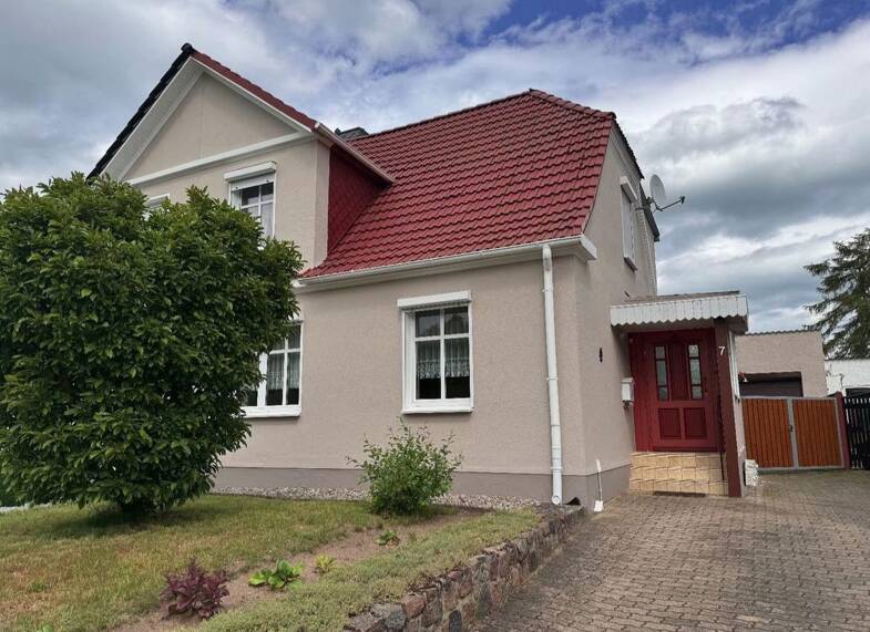 Doppelhaushälfte zum Kauf provisionsfrei 150.000 € 4 Zimmer 110 m² 513 m² Grundstück Clara-Zetkin-Str. 7 Tribsees Tribsees 18465
