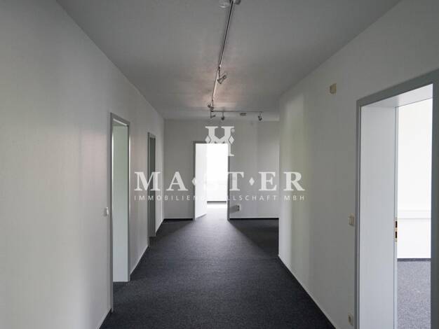 Bürofläche zur Miete 9 € 300 m² Bürofläche teilbar ab 200 m² Nieder-Eschbach Frankfurt am Main 60437