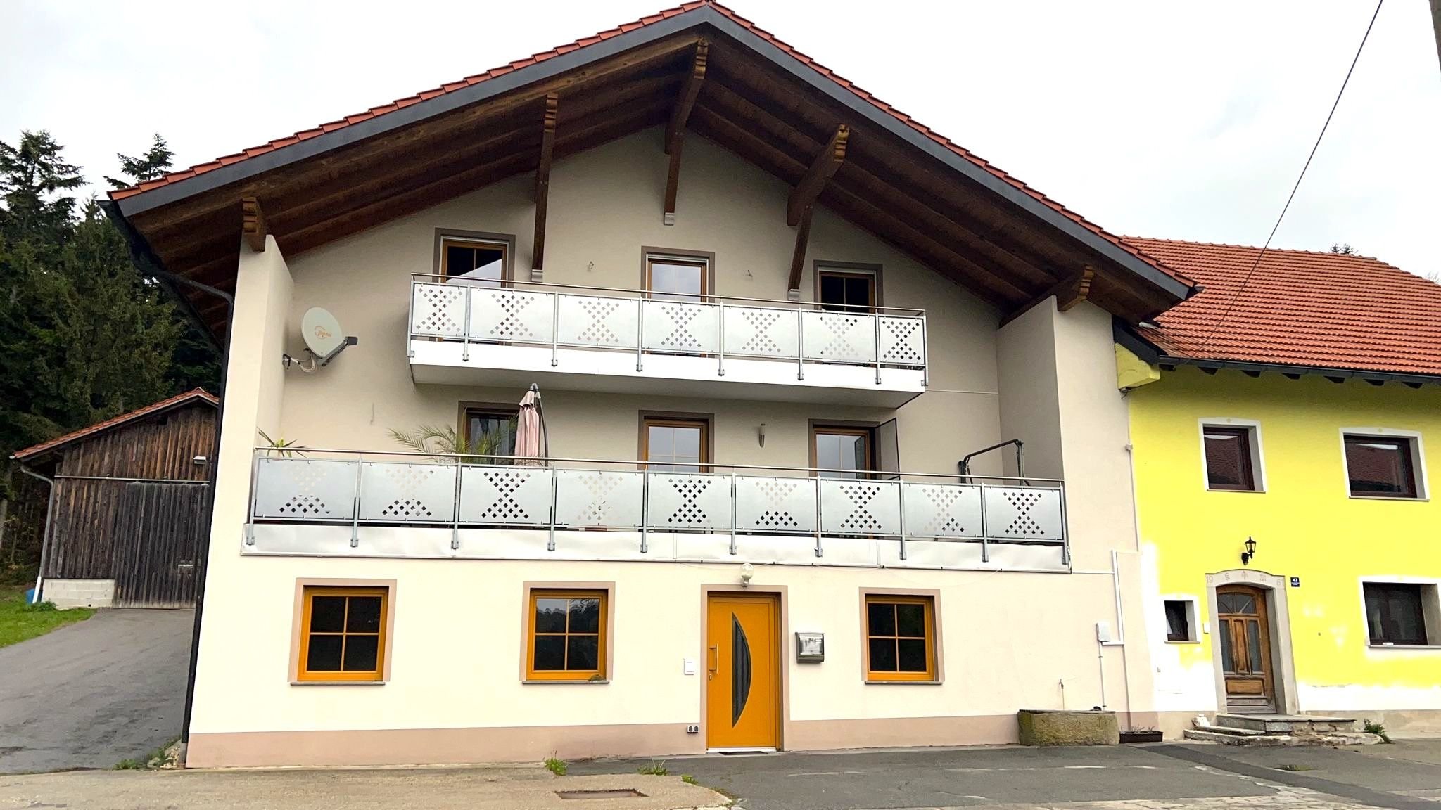 Mehrfamilienhaus zum Kauf 468.000 € 15 Zimmer 502 m²<br/>Wohnfläche 11.250 m²<br/>Grundstück ab sofort<br/>Verfügbarkeit Thierham Sonnen 94164