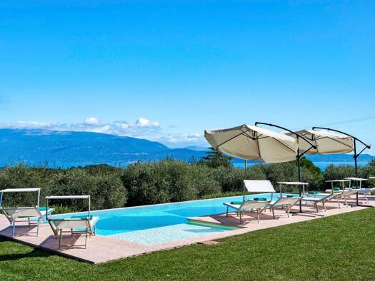Haus zum Kauf 2.350.000 € 9 Zimmer 280 m² 3.500 m² Grundstück frei ab sofort Via Paradiso 2 San Felice del Benaco  25010