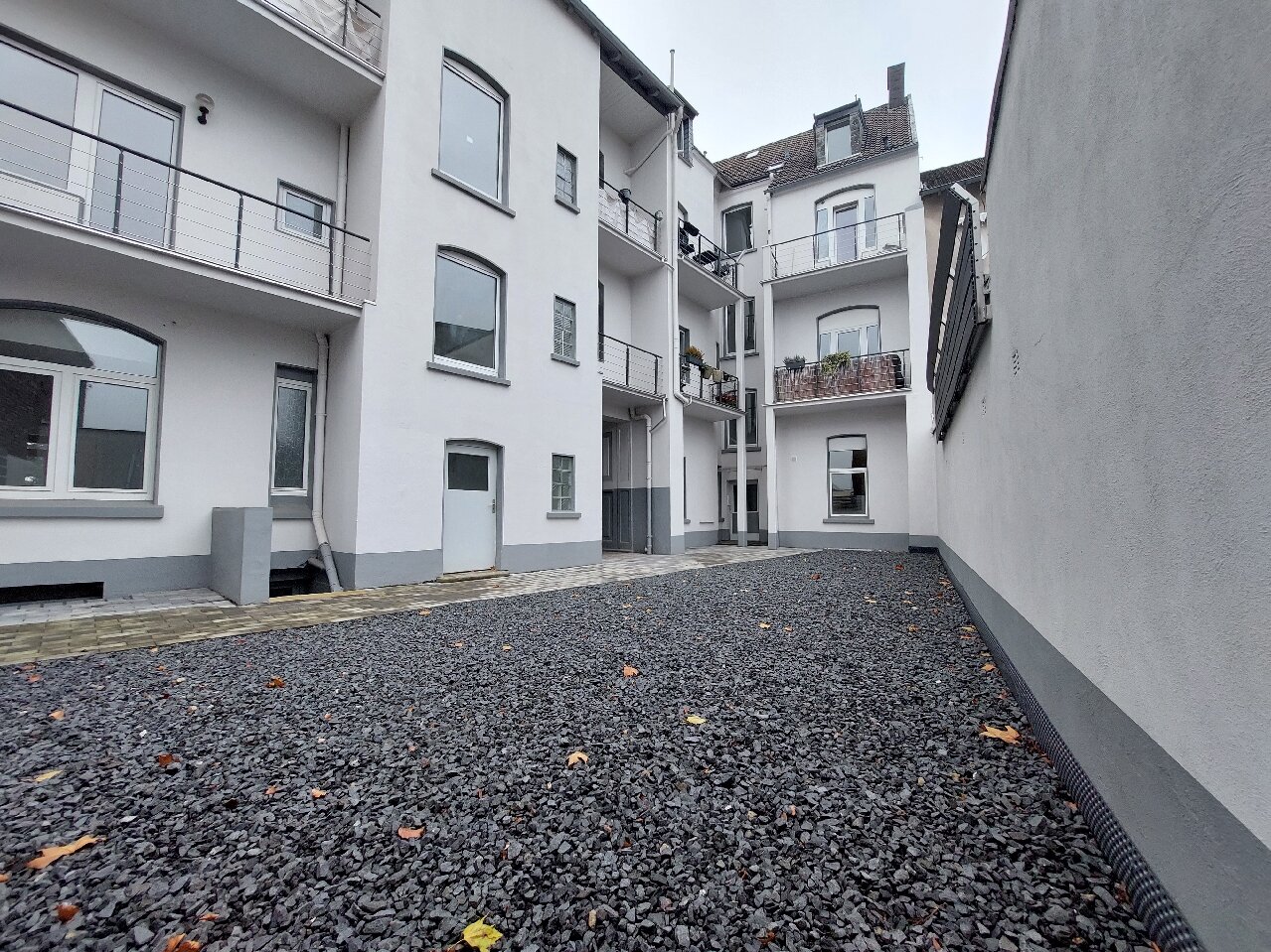 Mehrfamilienhaus zum Kauf 1.850.000 € 35 Zimmer 849 m²<br/>Wohnfläche 386 m²<br/>Grundstück Katternberg - Stübchen Solingen 42657