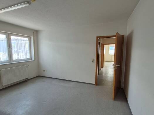 Wohnung zur Miete 845 € 4 Zimmer 120 m² Geschoss EG/2 frei ab 01.11.2025 Emskirchen 91448