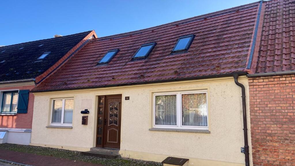 Reihenmittelhaus zum Kauf 170.000 € 5 Zimmer 145 m² 592 m² Grundstück Neukalen 17154