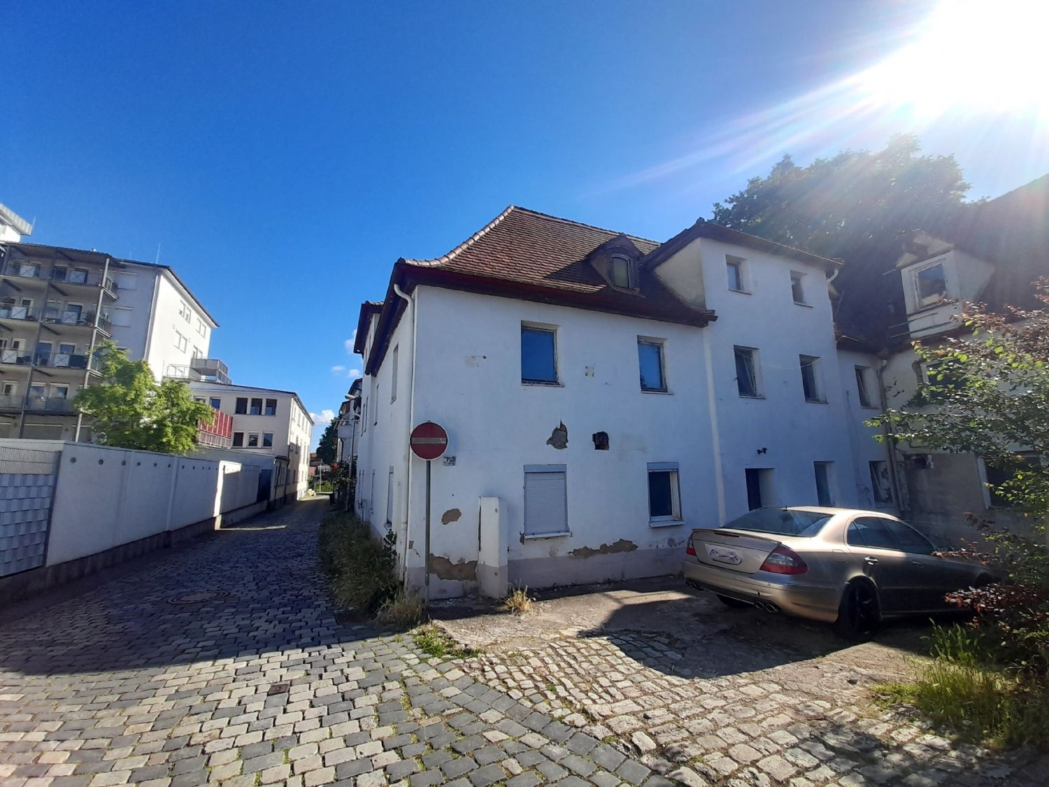 Mehrfamilienhaus zum Kauf 249.000 € 25 Zimmer 800 m²<br/>Wohnfläche 551 m²<br/>Grundstück Stadt Ansbach 91522