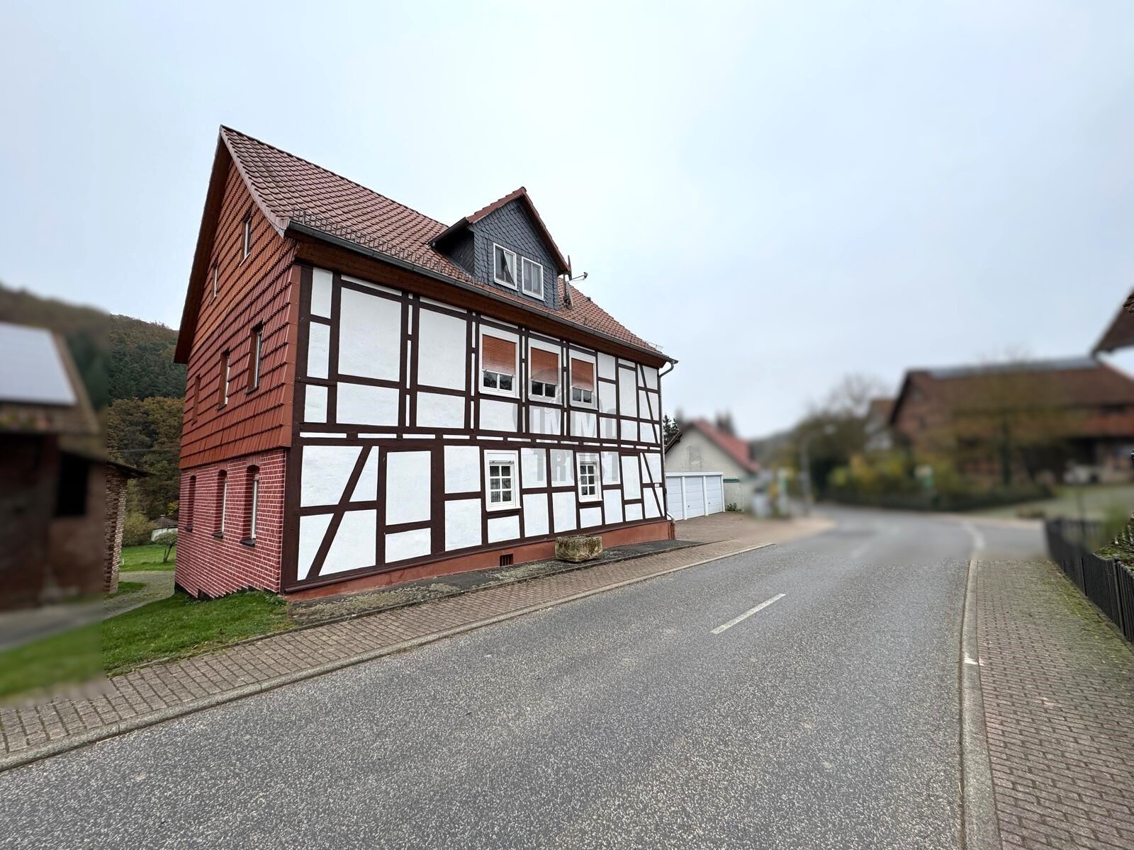 Mehrfamilienhaus zum Kauf 219.000 € 9 Zimmer 260 m²<br/>Wohnfläche 303 m²<br/>Grundstück Mündershausen Rotenburg an der Fulda / Mündershausen 36199