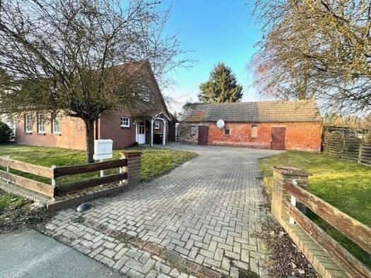 Doppelhaushälfte zum Kauf 265.000 € 7 Zimmer 169 m² 1.741 m² Grundstück frei ab 01.09.2026 Woland Hohen Sprenz 18299
