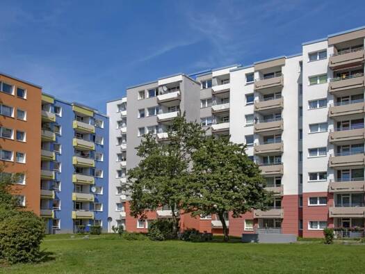 Wohnung zur Miete 1.049 € 4 Zimmer 83,2 m² 1. Geschoss frei ab 24.08.2026 Altenbrückstraße 10 Hassels Stadtbezirk 9 40599