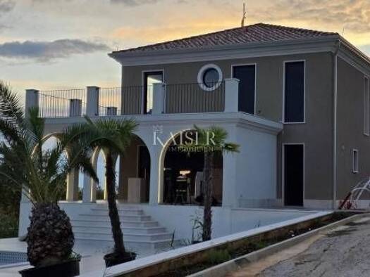 Haus zum Kauf 1.750.000 € 6 Zimmer 280 m² Buje Buje