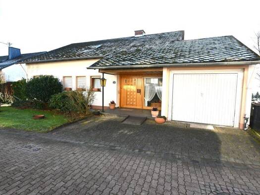 Einfamilienhaus zum Kauf 285.000 € 13 Zimmer 350 m² 1.216 m² Grundstück Nörtershausen 56283