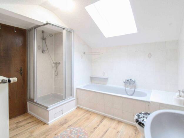 Mehrfamilienhaus zum Kauf als Kapitalanlage geeignet 19 Zimmer 529,4 m² 2.161,2 m² Grundstück Uengsterode Großalmerode 37247