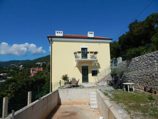 Haus zum Kauf 1.100.000 € 7 Zimmer 200 m² 400 m² Grundstück Opatija