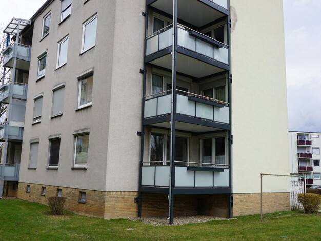 Wohnung zum Kauf 97.000 € 3 Zimmer 67 m² EG Lebenstedt Nord 38226