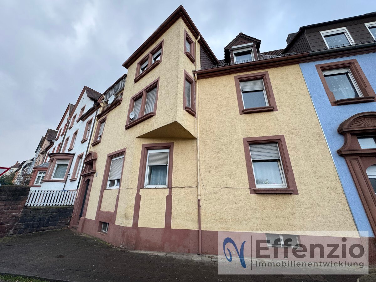 Mehrfamilienhaus zum Kauf 379.000 € 10 Zimmer 250 m²<br/>Wohnfläche 258 m²<br/>Grundstück Schäferstr.  / Schalkstr. Kaiserslautern 67659