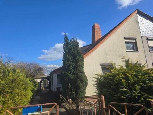 Doppelhaushälfte zum Kauf 69.000 € 5 Zimmer 100 m² 1.016 m² Grundstück Wolfen Bitterfeld-Wolfen 06766