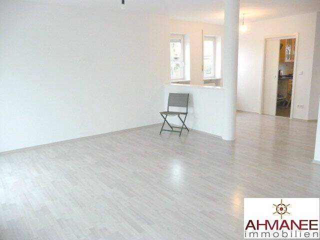 Immobilie in Schirmitz - **Sehr schönes Familienobjekt - Doppelhaushälfte mit Garten in ruhiger Lage** - Bild 1