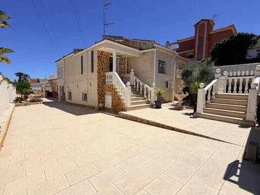 Villa zum Kauf 599.000 € 5 Zimmer 230 m² Urb. Urbanización Los Balcones Neighbourhood: Los Balcones - Los Altos Del Edén Torrevieja 03186