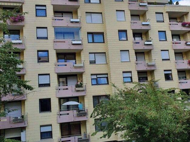 Wohnung zur Miete 1.100 € 3,5 Zimmer 92,5 m² 4. Geschoss frei ab 01.02.2026 Sonnenhof Pforzheim 75180