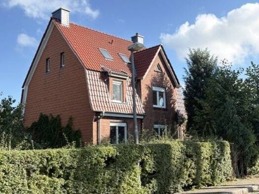 Mehrfamilienhaus zum Kauf 195.000 € 7 Zimmer 120 m² 807 m² Grundstück frei ab sofort Lauenburg/Elbe 21481