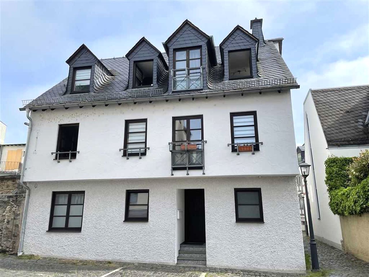 Haus zum Kauf provisionsfrei 155.000 € 11 Zimmer 170 m²<br/>Wohnfläche 115 m²<br/>Grundstück Bornweg Kernstadt Limburg 65549