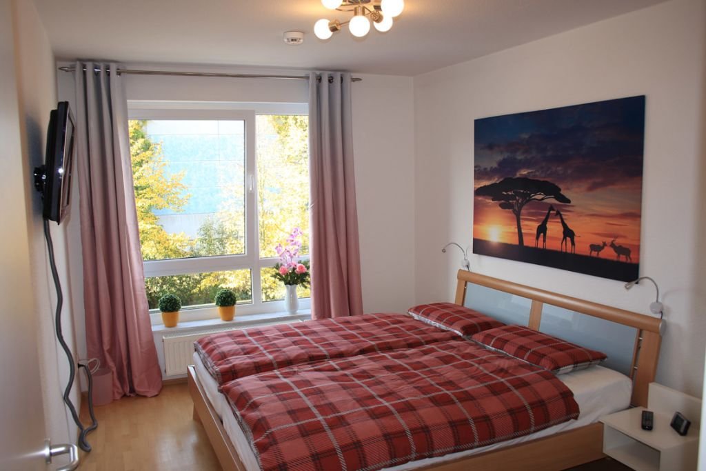 Wohnung zur Miete Wohnen auf Zeit 2.250 € 3 Zimmer 64 m²<br/>Wohnfläche 11.10.2024<br/>Verfügbarkeit Gustav-Linden-Str. Zentrum Ratingen 40878