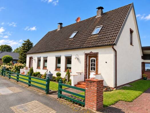 Mehrfamilienhaus zum Kauf 179.000 € 6 Zimmer 151 m² 982 m² Grundstück frei ab sofort Andreasstraße 18 Warstade Hemmoor 21745