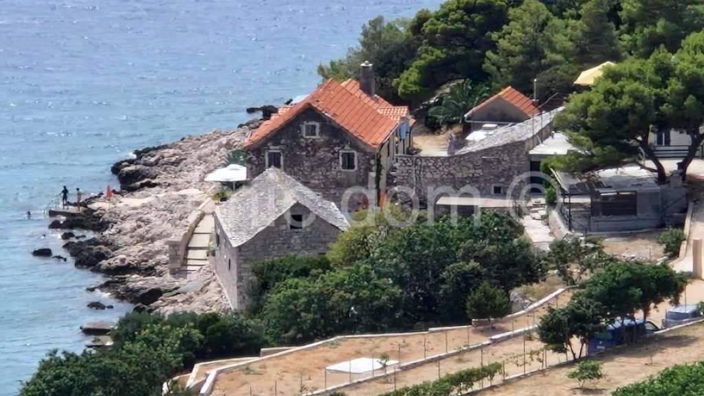 Land-/Forstwirtschaft zum Kauf 270.000 € Nerezisca