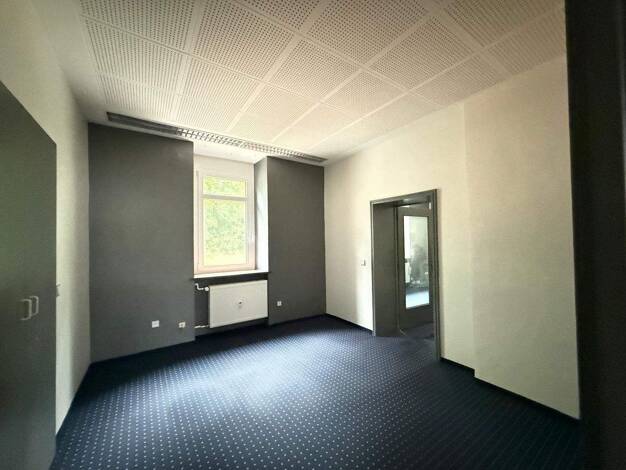 Haus zum Kauf 206 m² 1.532 m² Grundstück frei ab sofort Innenstadt Hof 95028
