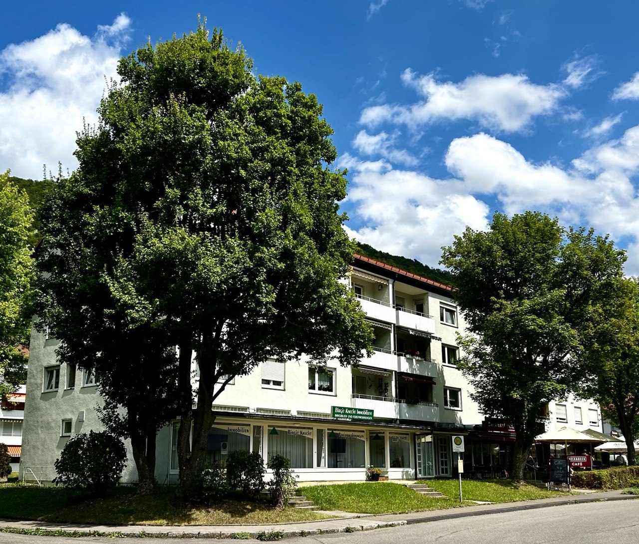 Wohnung zum Kauf 182.000 € 3 Zimmer 72,1 m²<br/>Wohnfläche 3.<br/>Geschoss ab sofort<br/>Verfügbarkeit Bad Urach Bad Urach 72574