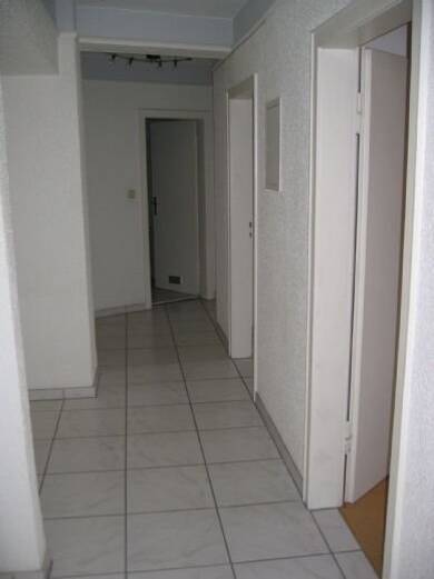 Wohnung zur Miete 580 € 3 Zimmer 93 m² Geschoss 3/4 frei ab 01.10.2025 Uhlandstr. Stadtmitte Oberhausen 46047