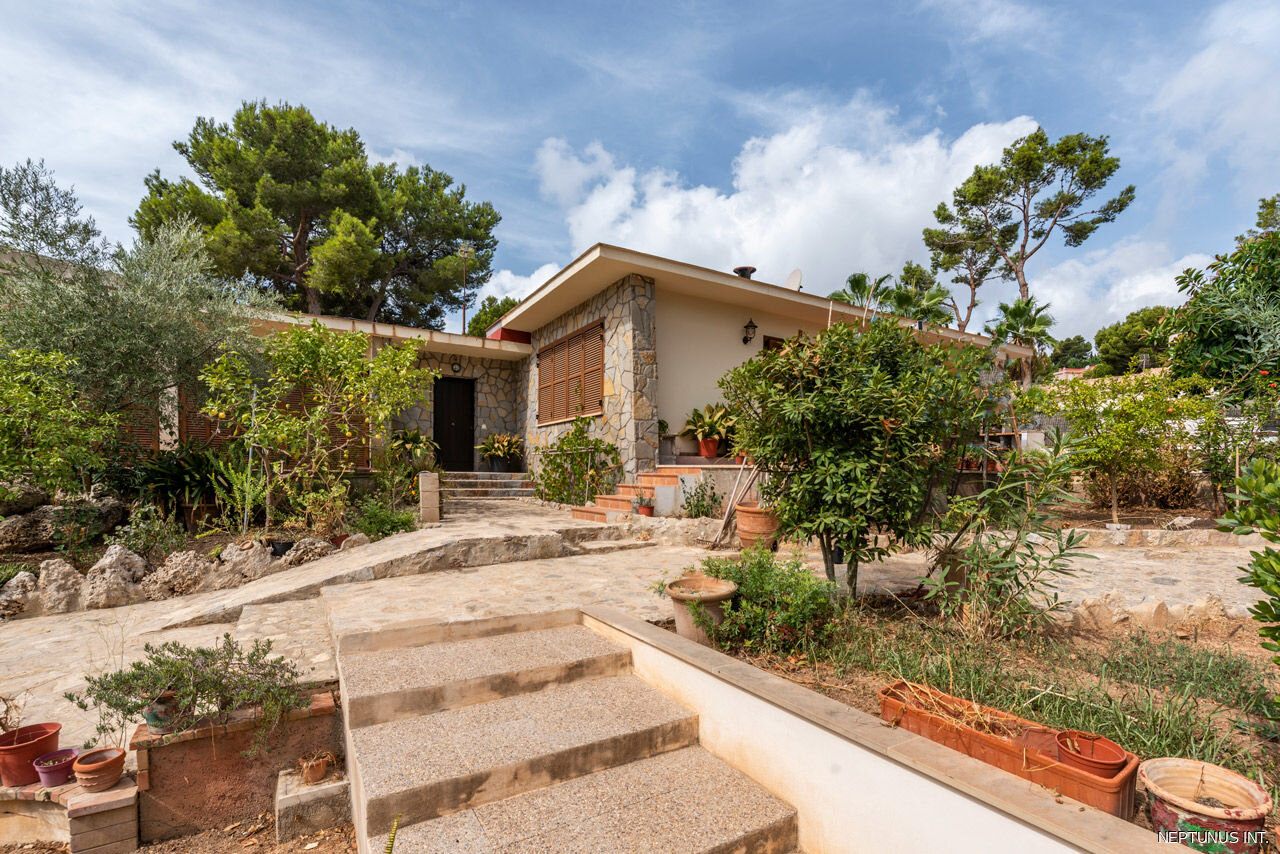 Villa zum Kauf 1.290.000 € 4 Zimmer 220 m²<br/>Wohnfläche 1.093 m²<br/>Grundstück Santa Ponsa 07180