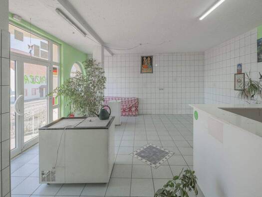 Laden zum Kauf 169.900 € 142 m² Verkaufsfläche Spaichingen 78549