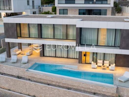Haus zum Kauf 2.500.000 € 4 Zimmer 220 m² Baska Voda Baška Voda 21320