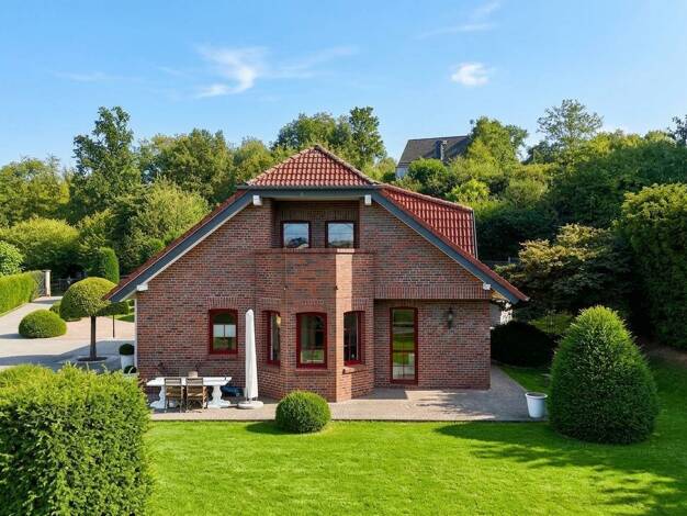 Einfamilienhaus zum Kauf 740.000 € 7 Zimmer 210 m² 1.559 m² Grundstück Mittel-Seemen Gedern 63688