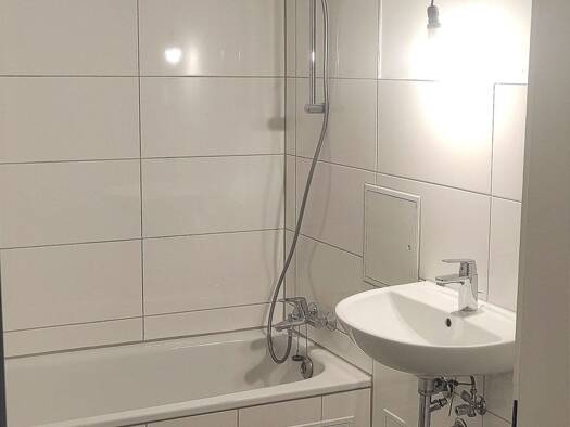 Wohnung zur Miete 1.010 € 77 m² 6. Geschoss frei ab sofort Schillerstr. 11 Bischofsheim Maintal 63477