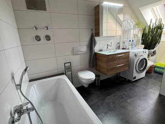 Wohnung zur Miete 770 € 2 Zimmer 62 m² Geschoss 2/3 frei ab 01.05.2026 Hallstadt 96103