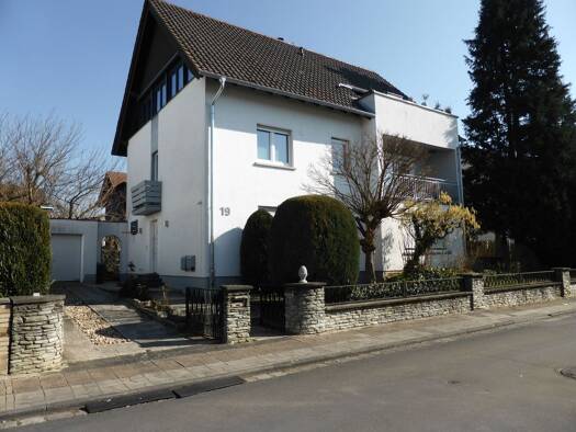 Haus zum Kauf 790.000 € 9 Zimmer 272 m² 629 m² Grundstück Wisselsheim Bad Nauheim 61231