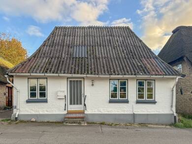 Haus zum Kauf 119.000 € 4 Zimmer 70 m² 470 m² Grundstück frei ab sofort Schwabstedt 25876