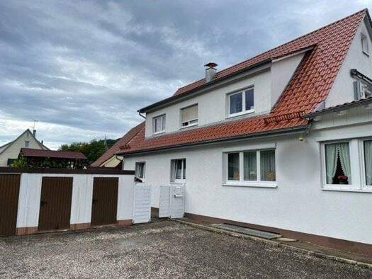 Mehrfamilienhaus zum Kauf 389.000 € 10 Zimmer 226 m² 767 m² Grundstück Laufen Albstadt 72459