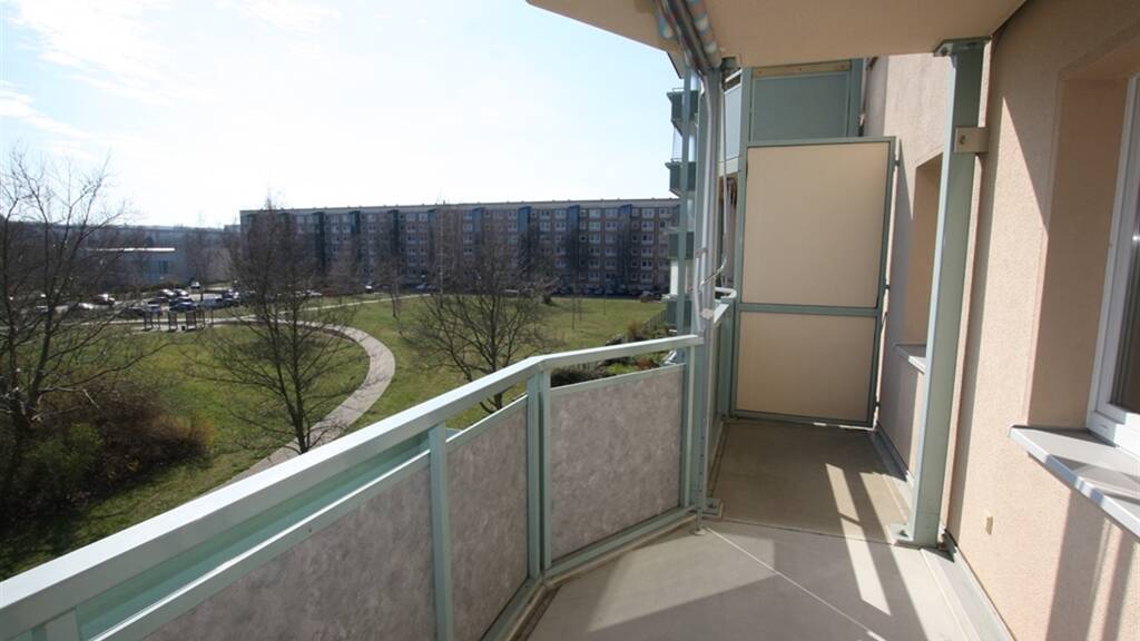 Wohnung zur Miete 393 € 2 Zimmer 65,6 m² 3. Geschoss frei ab 01.08.2026 Zeulsdorfer Straße 9 Lusan Gera 07549