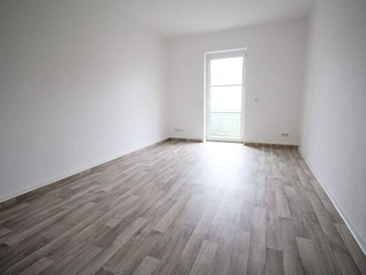 Wohnung zur Miete 283 € 2 Zimmer 54 m² 2. Geschoss frei ab sofort Thüringer Weg 28 Bernsdorf Chemnitz 09126