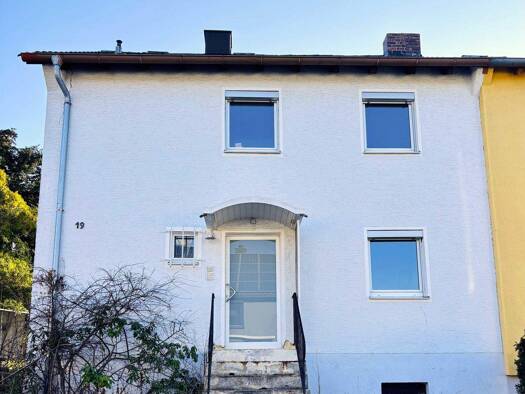 Doppelhaushälfte zum Kauf 245.000 € 6 Zimmer 135 m² 432 m² Grundstück frei ab sofort Uhlandstraße 19 Amberg 92224