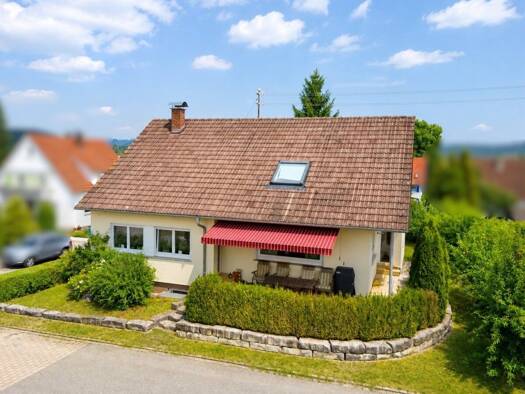Einfamilienhaus zum Kauf 319.000 € 7 Zimmer 170 m² 677 m² Grundstück Harthausen Epfendorf 78736