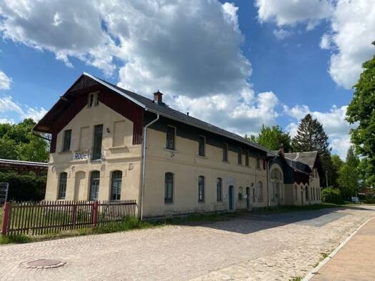 Haus zum Kauf provisionsfrei als Kapitalanlage geeignet 199.900 € 30 Zimmer 800 m² 2.266 m² Grundstück Am Bahnhof 3 Rodewisch Rodewisch 08228