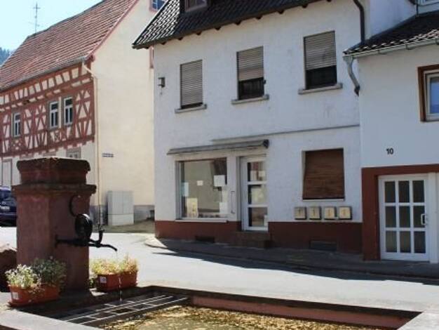 Wohnung zum Kauf 65.000 € 4 Zimmer 66,7 m² frei ab sofort Lambrecht 67466