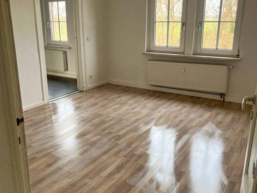 Wohnung zur Miete 693 € 4 Zimmer 99 m² 2. Geschoss frei ab sofort Bahnhof Jesewitz 04838