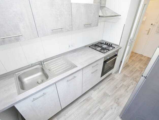 Wohnung zur Miete 305 € 2 Zimmer 41,5 m² 2. Geschoss Bernsdorfer Str. 104 Bernsdorf Chemnitz 09126