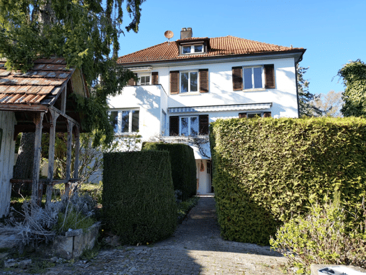Einfamilienhaus zum Kauf 9 Zimmer 219 m² 2.017 m² Grundstück Frauenkopf Stuttgart 70184